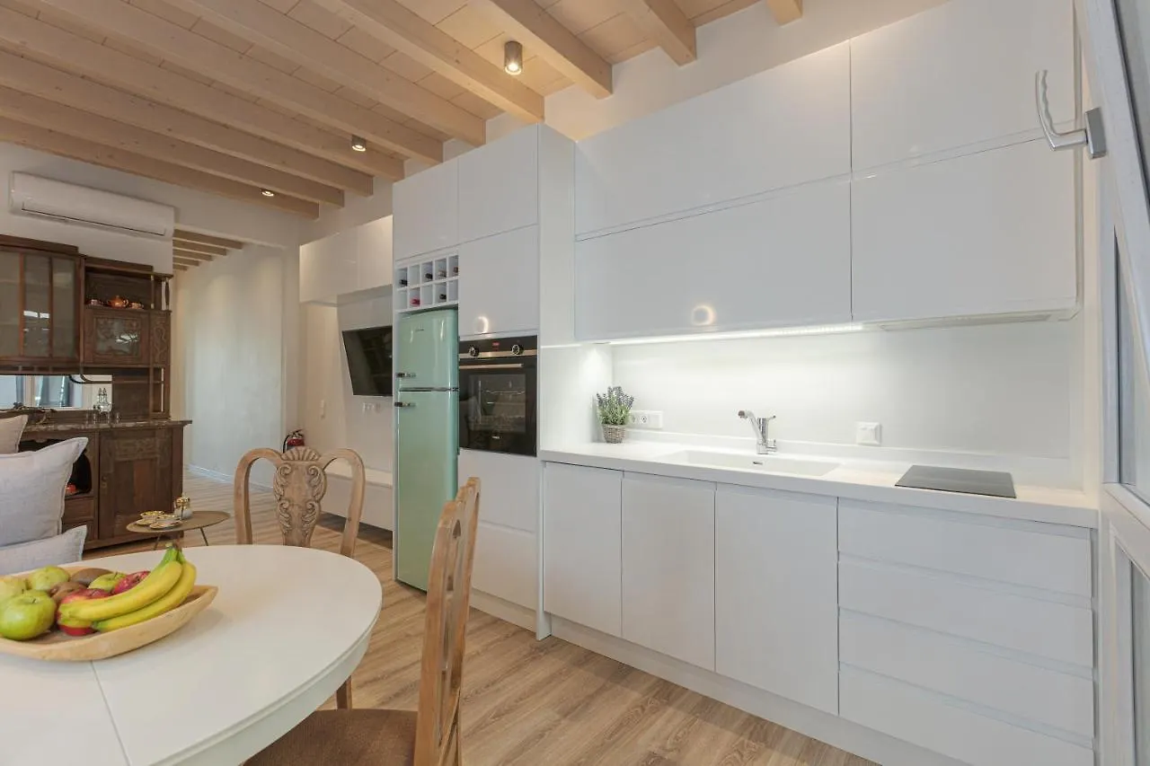 V77 Seafront Suites Rethymno  0*, Rethymno (Crete) Greece