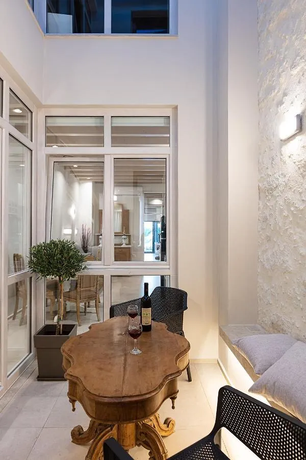 V77 Seafront Suites Rethymno  0*, Rethymno (Crete)