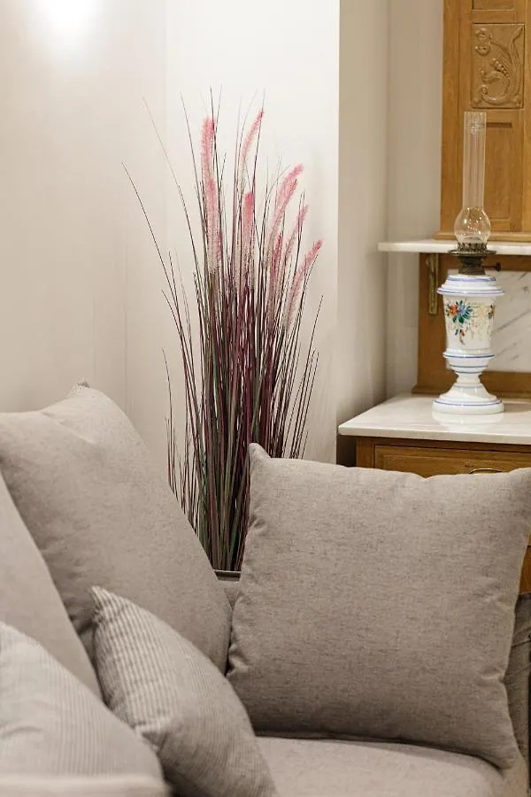 V77 Seafront Suites Rethymno